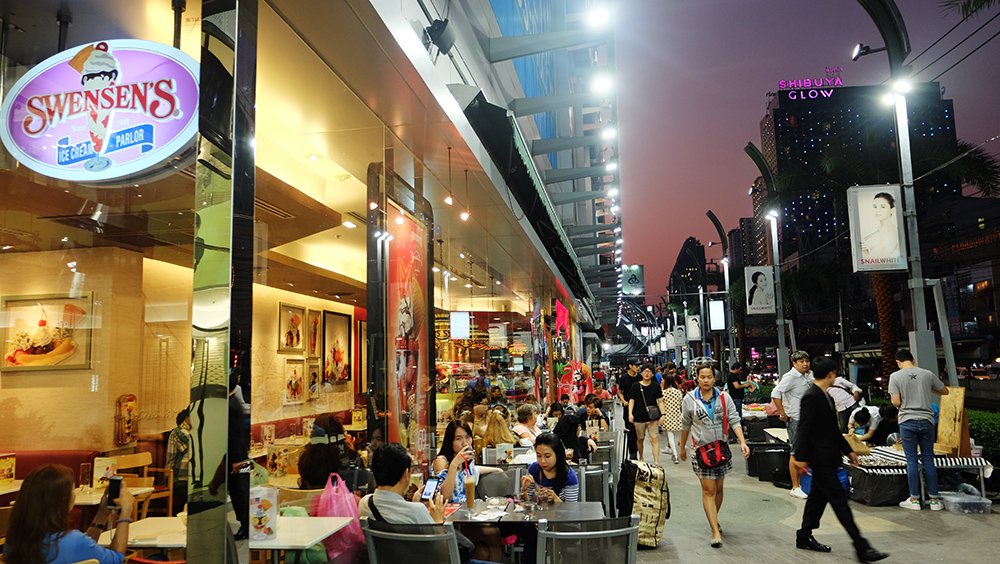 Platinum tampak luar